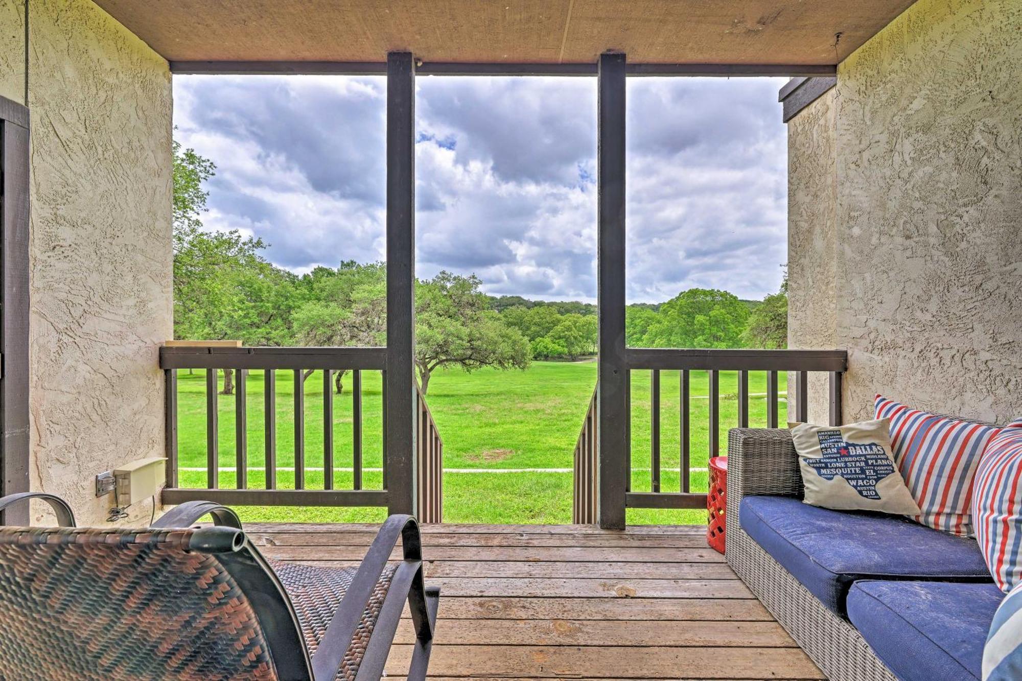 Modern Lakeside Golf Course Retreat With Deck! Canyon Lake Exterior photo